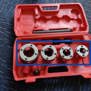 Đầu ren máy tiện cầm tay